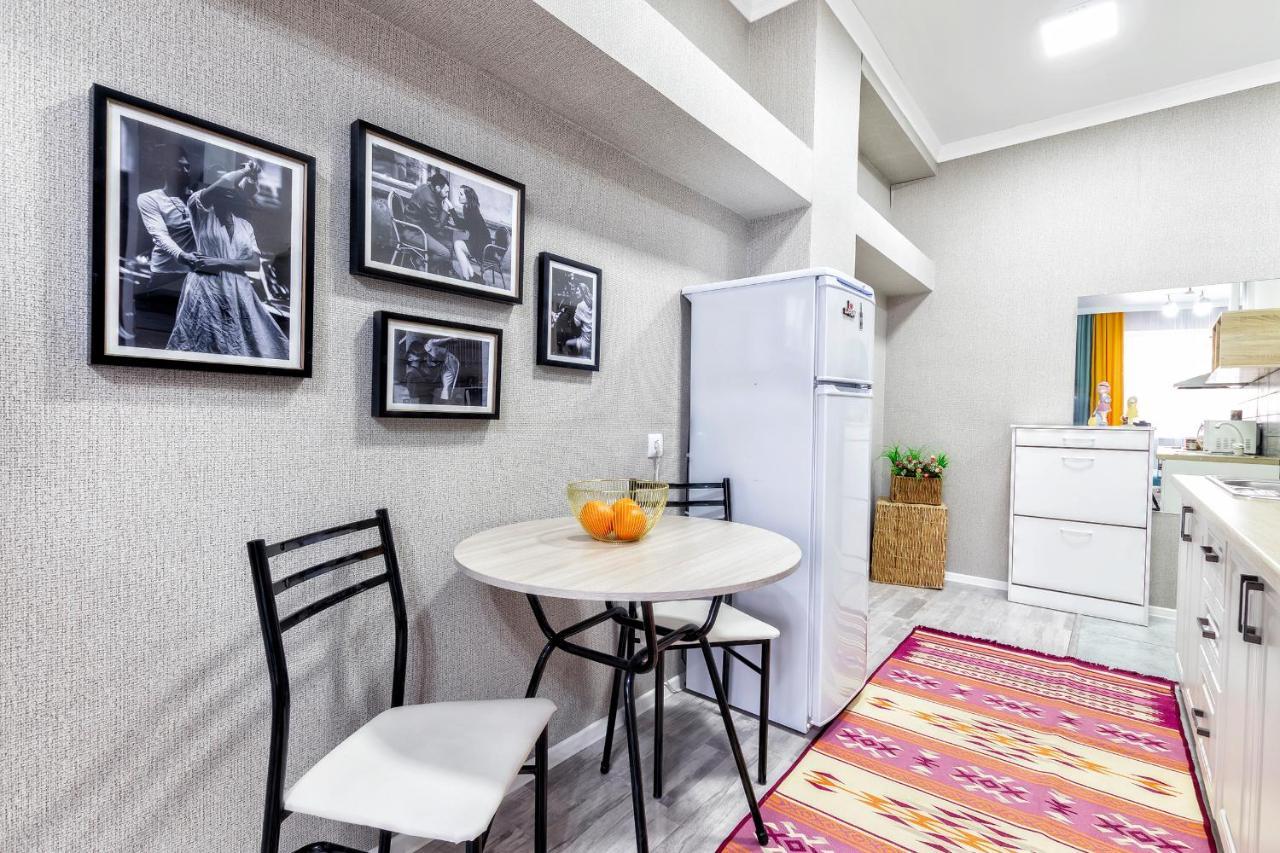 Cosy flat in the city center Astana Extérieur photo
